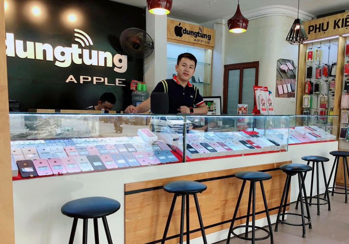 CEO Phạm Thanh Tùng: Người đặt ra tôn chỉ phục vụ 'vàng' cho Dung Tùng Store - 2