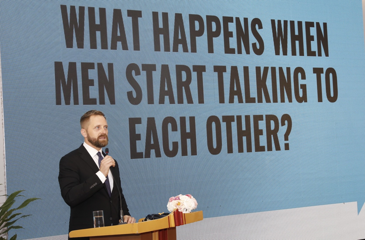 Ngày 8/3: Đàn ông cũng có quyền được nói - 3