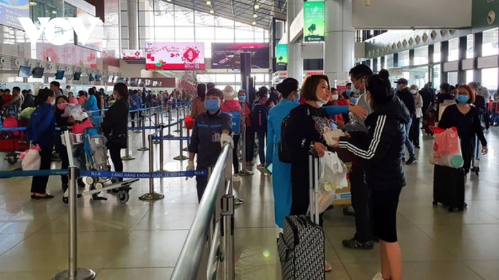 Hành khách chê hàng không chậm hoàn tiền vé bị hủy do COVID-19 - 1