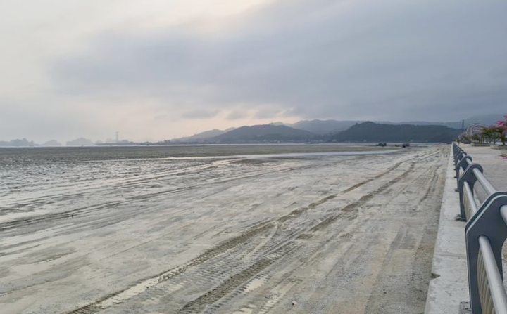 Doanh nghiệp tự ý đổ đất lấn vịnh Bái Tử Long: Xem xét trách nhiệm các cơ quan - 2