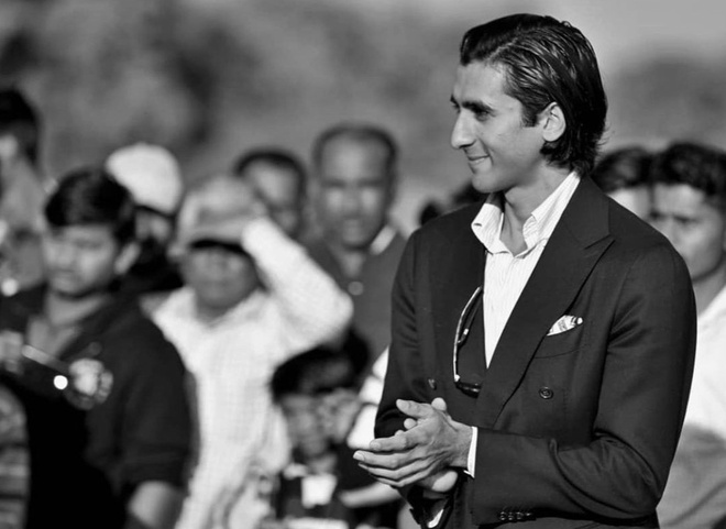 Con cháu các hoàng gia trên thế giới kiếm tiền bằng cách nào? - 1