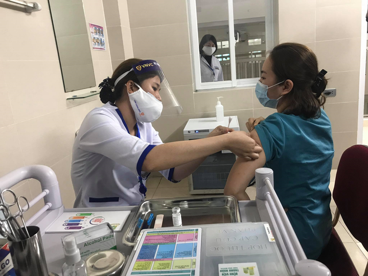 Hà Nội sẽ triển khai tiêm vaccine COVID-19 thế nào? - 2