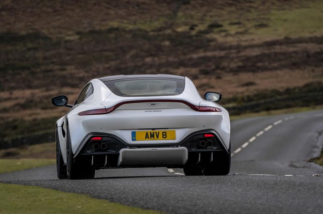 10 siêu xe thể thao năm 2021 - 1