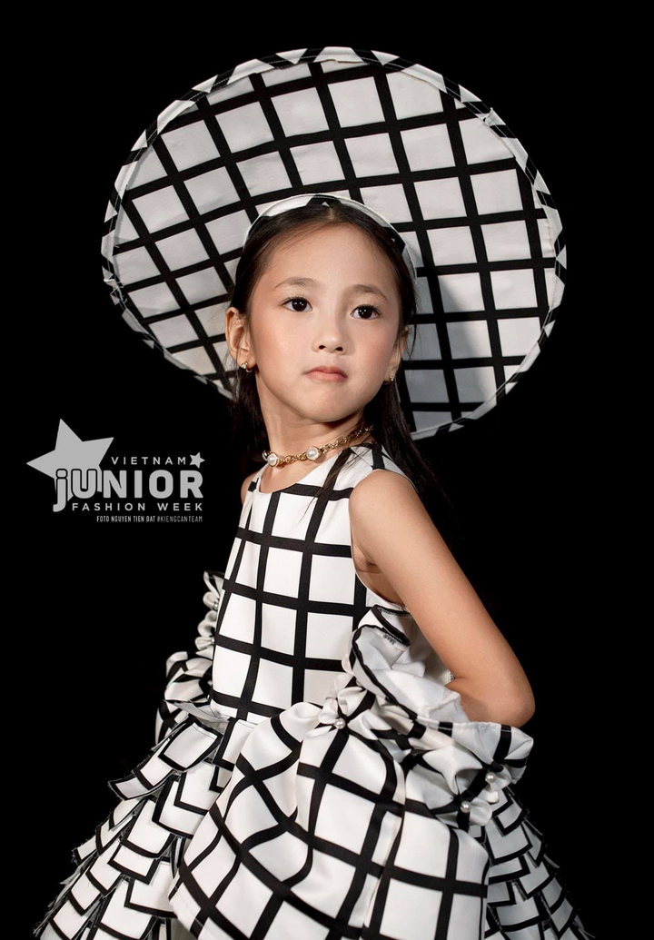 Ảnh: 'Tiểu công chúa' xinh đẹp của Hoa hậu Hà Kiều Anh - 6