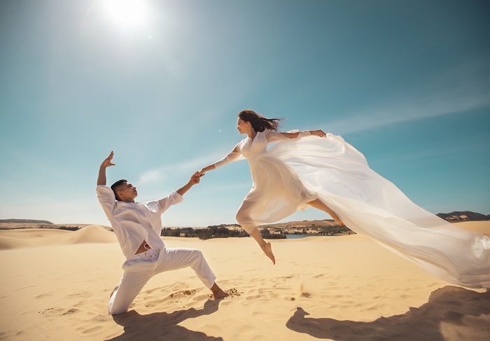 Khánh Thi: 'Tôi may mắn vì được sống dưới một mái nhà với bố mẹ chồng' - 9