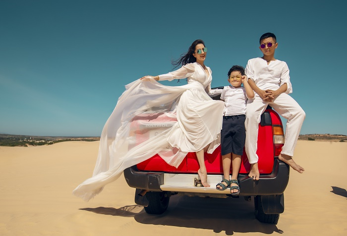 Khánh Thi: 'Tôi may mắn vì được sống dưới một mái nhà với bố mẹ chồng' - 1