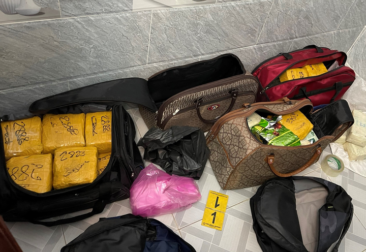 Phá đường dây ma túy chuyển 600 tỷ đồng ra nước ngoài - 2