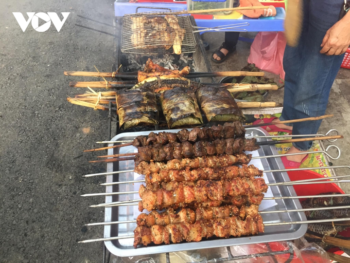 Ngon mê hồn món thịt băm gói lá nướng của người Thái Tây Bắc - 2