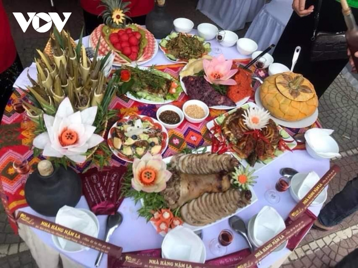 Ngon mê hồn món thịt băm gói lá nướng của người Thái Tây Bắc - 4