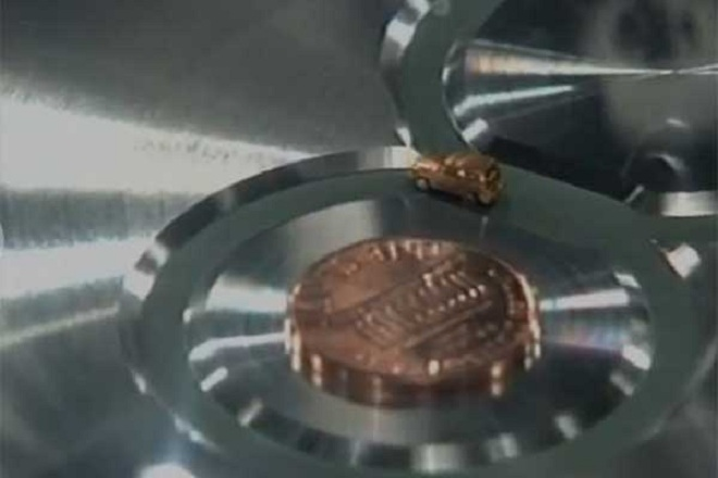 Tận mục ô tô nhỏ nhất thế giới, kích thước bằng hạt gạo - 3