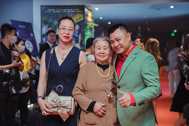 Ảnh: Xuân Hinh, Thanh Lam hẹn hò dàn sao đi xem 'Bố già' - 4