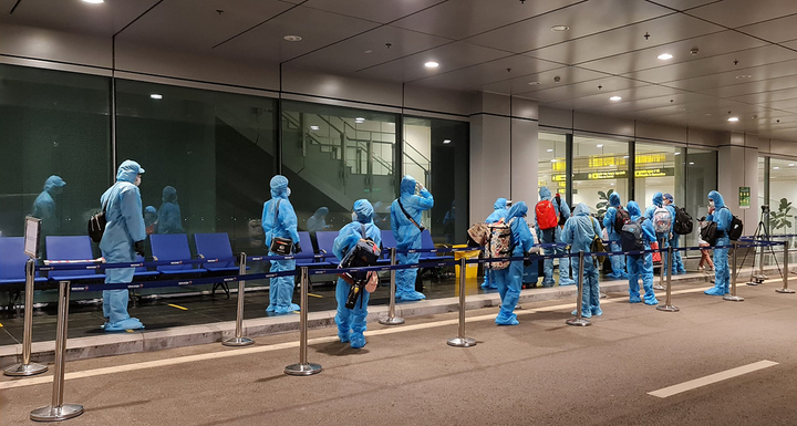 Vân Đồn đón 2 chuyến bay đưa công dân Việt Nam từ Nhật Bản về - 2