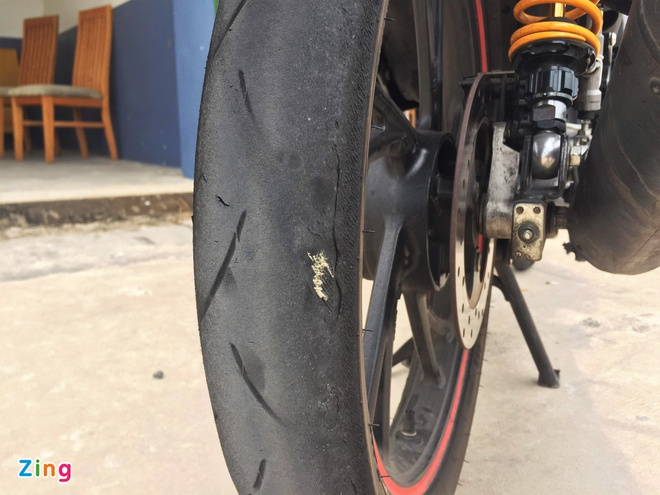 Dấu hiệu cảnh báo lốp xe máy cần được thay mới - 1