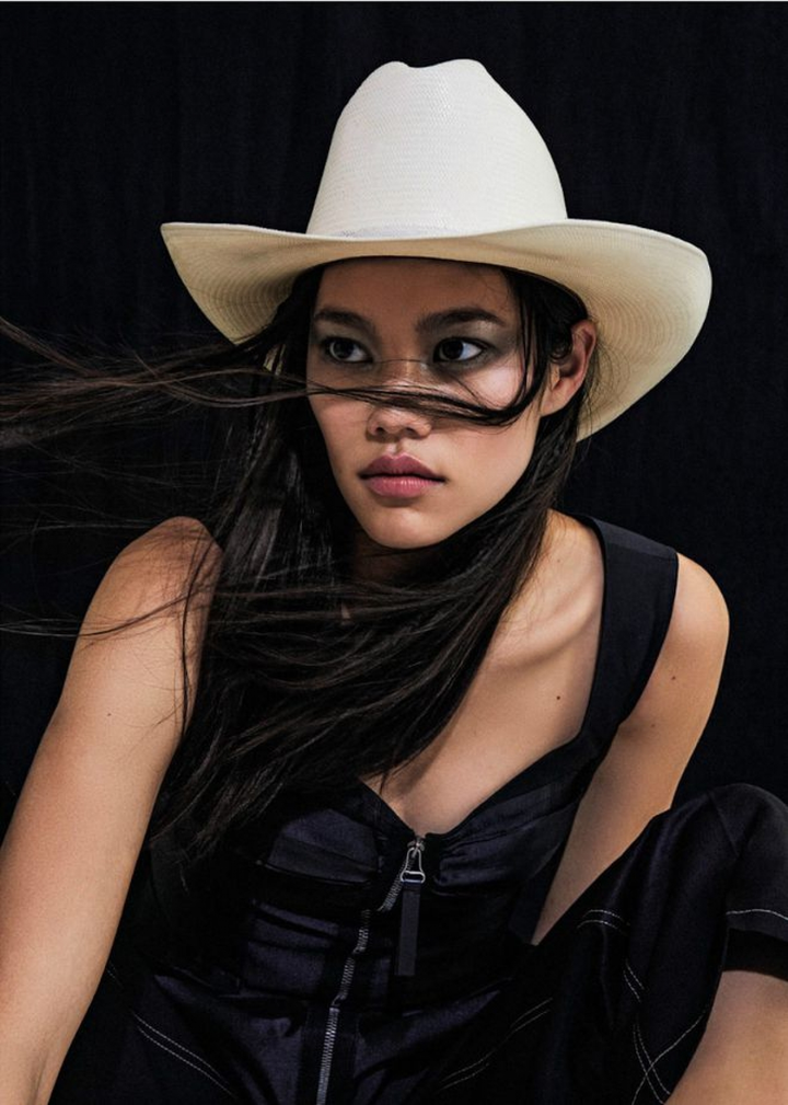 Người mẫu gốc Việt toả sáng trên sàn diễn của Louis Vuitton - 9