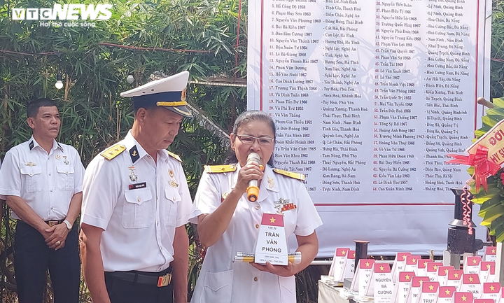 Xúc động lễ tưởng niệm 64 anh hùng hy sinh thân mình bảo vệ đảo Gạc Ma - 5