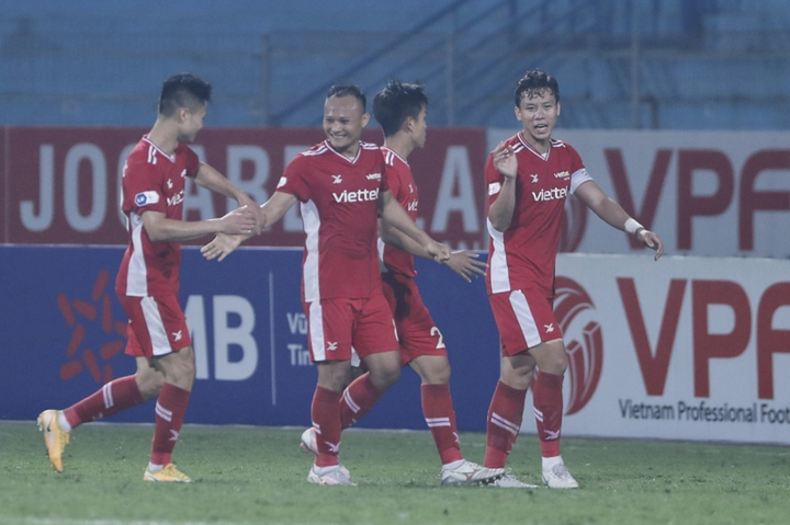 HLV Trương Việt Hoàng: 'Quế Ngọc Hải trở lại giúp Viettel chắc chắn hơn' - 1