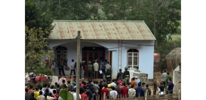 Cảnh sát xịt hơi cay, khống chế gã bác họ sát hại cháu gái - 1