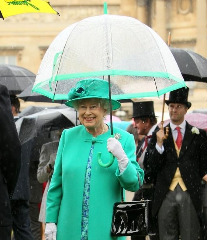 5 nguyên tắc ngầm về thời trang của Nữ hoàng Elizabeth - 4