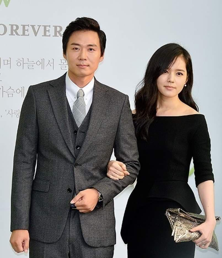 Những cặp vợ chồng giàu có, quyền lực nhất showbiz Hàn Quốc - 4