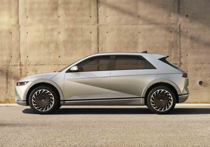 Hé lộ mẫu ô tô điện đầu tay của Kia - 3