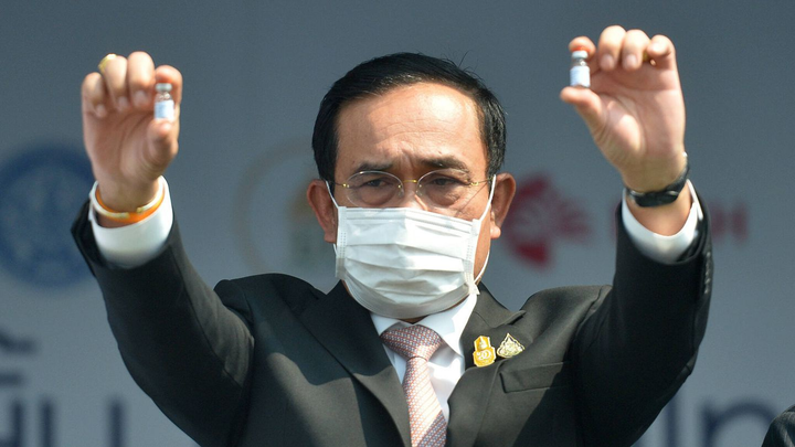 Bao nhiêu nước dừng tiêm vaccine COVID-19 của AstraZeneca? - 4