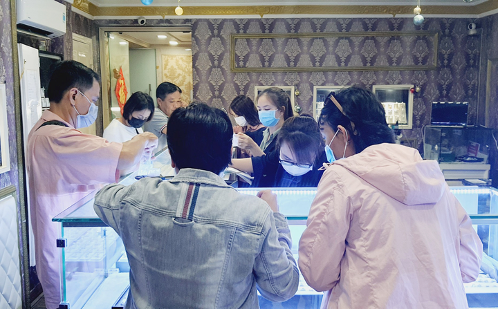 Doanh nhân kim cương Nguyễn Thịnh: ‘Níu chân khách hàng bằng chữ tâm trong nghề’ - 2