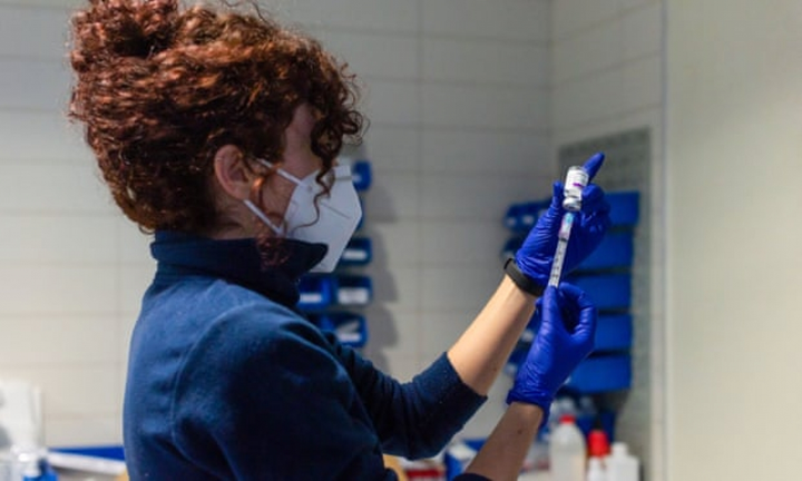 Lý do nhiều nước châu Âu dừng tiêm chủng vaccine ngừa COVID-19 của AstraZeneca - 1