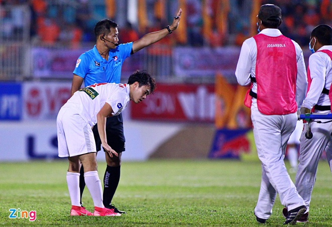 Văn Toàn chờ HLV Kiatisak quyết định việc ra sân ở vòng tới - 1