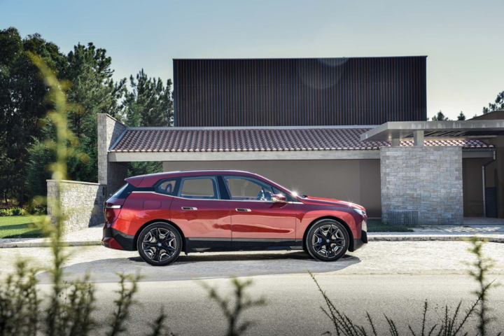 Chi tiết mẫu SUV điện BMW iX ra mắt cuối năm nay - 2