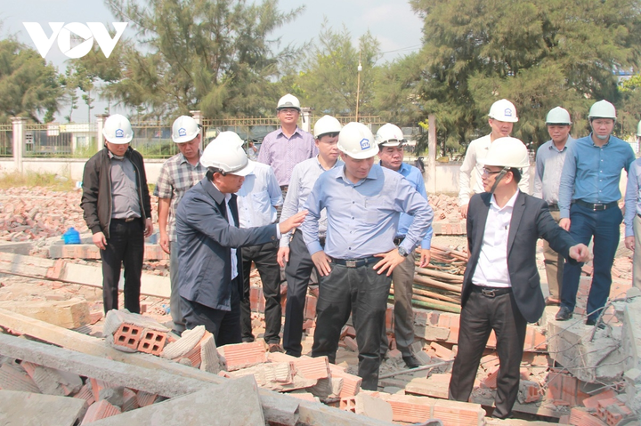 Vụ sập tường làm 7 người chết ở Vĩnh Long: Các bị cáo đều hưởng án treo - 1