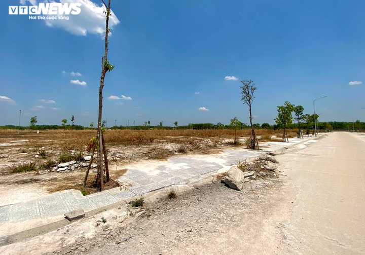 Bình Phước: Siêu dự án 96ha của đại gia Dũng 'lò vôi' heo hút sau 3 năm xây dựng - 4