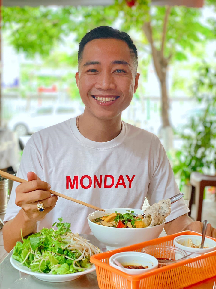 Nguyễn Phước Đạt: Chàng sinh viên thành công với nghề Streamer - 3