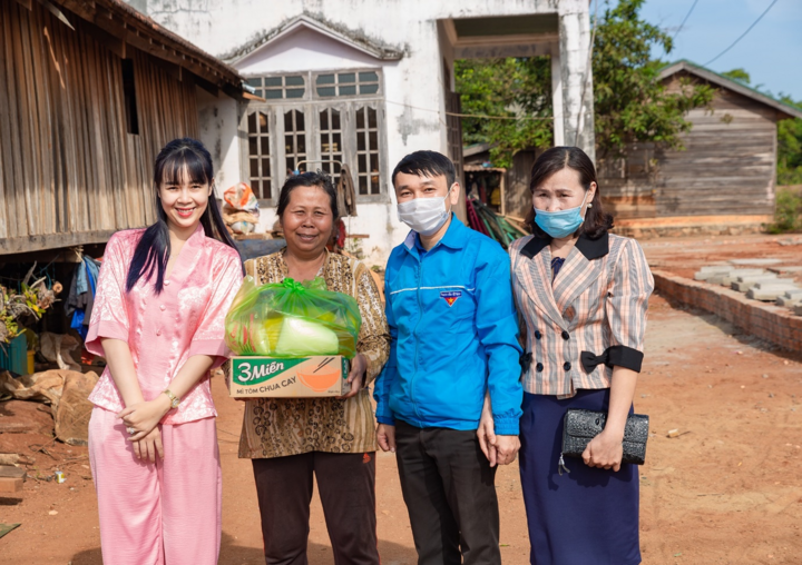 Biên tập viên Hoa Lài: Khát khao sẻ chia giá trị tích cực cho cộng đồng - 4