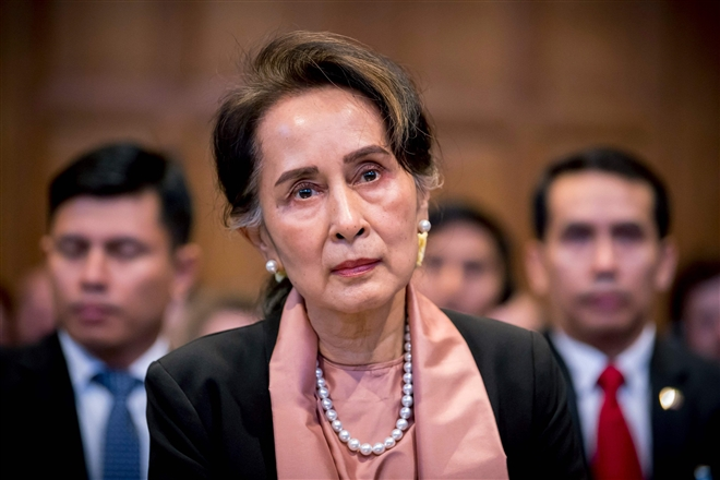 Bà Aung San Suu Kyi bị cáo buộc nhận hối lộ hơn nửa triệu USD - 1