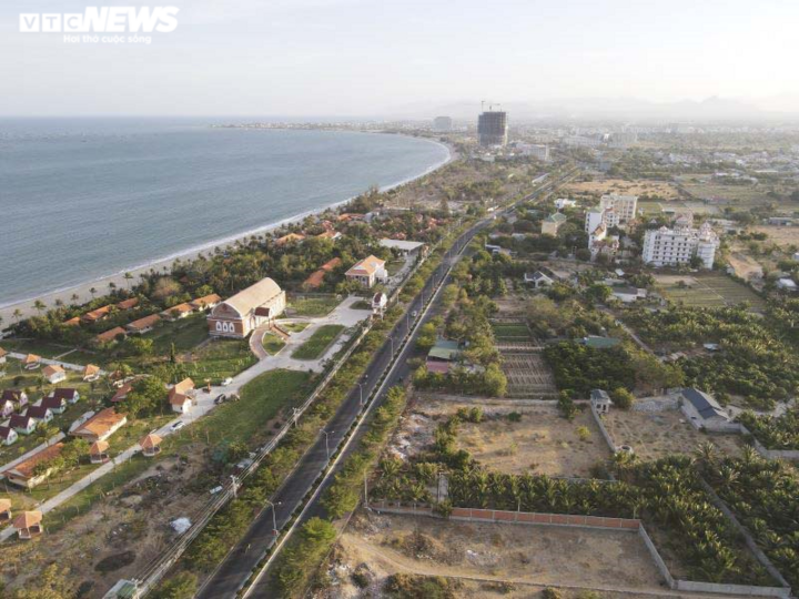 Ảnh: Cả rừng resort phủ kín bãi biển ở Ninh Thuận, người dân mất bãi tắm - 12