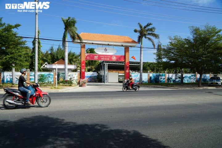 Ảnh: Cả rừng resort phủ kín bãi biển ở Ninh Thuận, người dân mất bãi tắm - 7