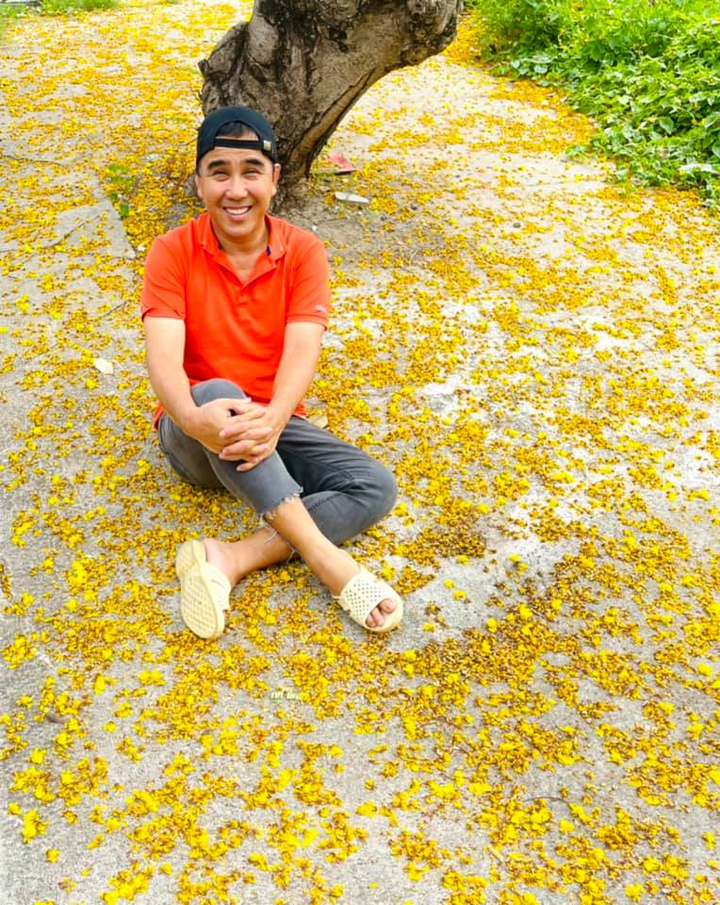 Ảnh đời thường cực kỳ 'hai lúa' của MC Quyền Linh - 2