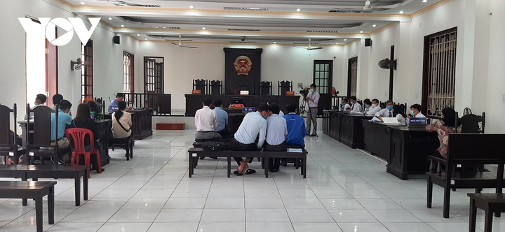 Vụ sập tường làm 7 người chết ở Vĩnh Long: Các bị cáo đều hưởng án treo - 2