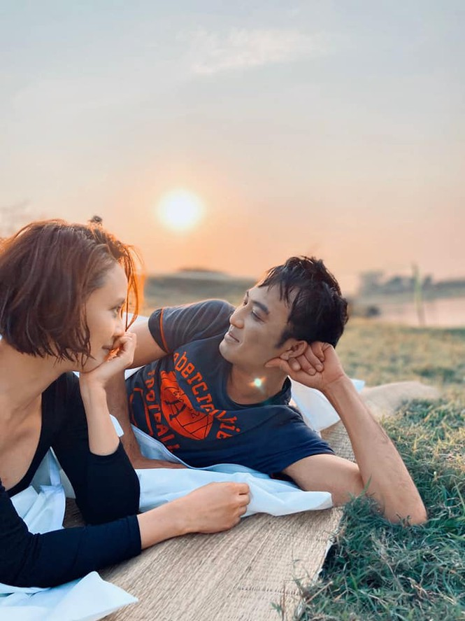 Tiết lộ ảnh lãng mạn của Hồng Diễm, Quốc Đam trong ‘Hướng dương ngược nắng’ - 1