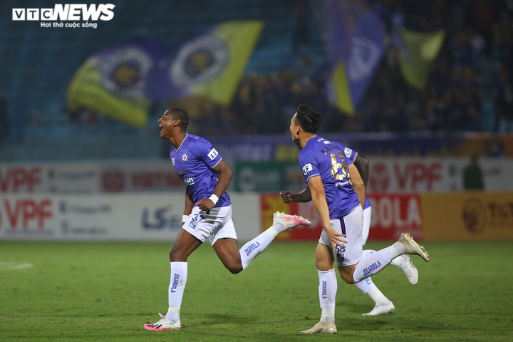 Vòng 4 V-League: Lee Nguyễn khai hỏa, Công Phượng tịt ngòi - 3