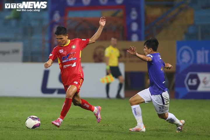 Vỡ kế hoạch vì biến cố lần đầu gặp phải, HLV Petrovic nổi cáu - 9