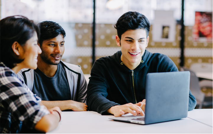 Robot pha trò, tám chuyện, giúp trẻ bớt căng thẳng ở trường - 1