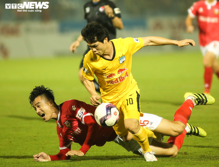 Công Phượng, Văn Toàn bất lực, HAGL không thắng nổi đội cuối bảng - 10