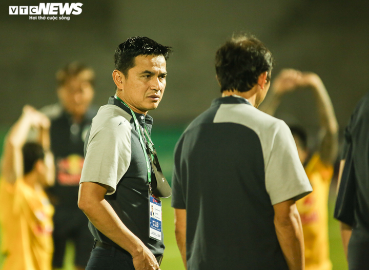 Công Phượng, Văn Toàn bất lực, HAGL không thắng nổi đội cuối bảng - 13