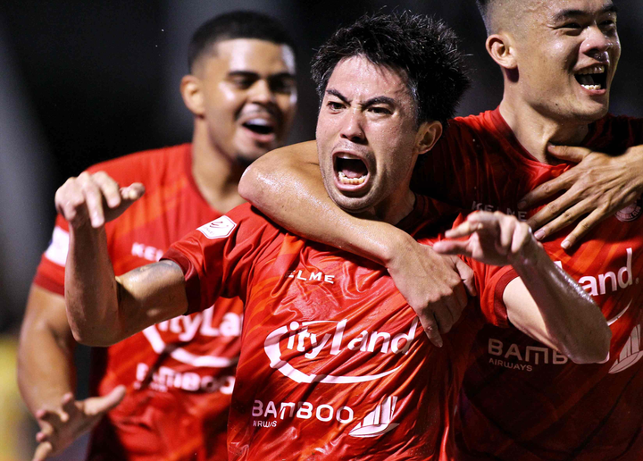 HLV Nhật Bản có ngày ra mắt buồn bã ở V-League - 9