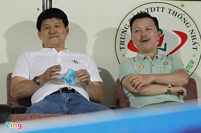 HLV Nhật Bản có ngày ra mắt buồn bã ở V-League - 2