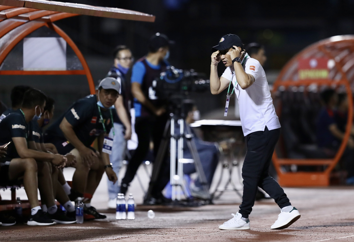 HLV Nhật Bản có ngày ra mắt buồn bã ở V-League - 6