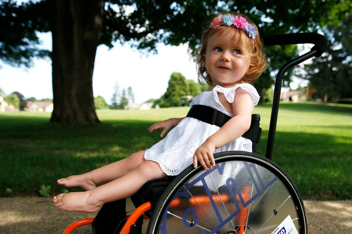 Teo cơ tủy sống bẩm sinh - bệnh được điều trị bằng loại thuốc đắt nhất thế giới - 2