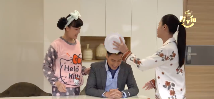 'Hướng dương ngược nắng' tập 43: Hoàng bị Minh đổ đĩa mỳ lên đầu - 1