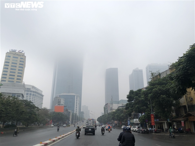 Sương mù bao phủ miền Bắc, trưa trời nắng nhẹ - 1